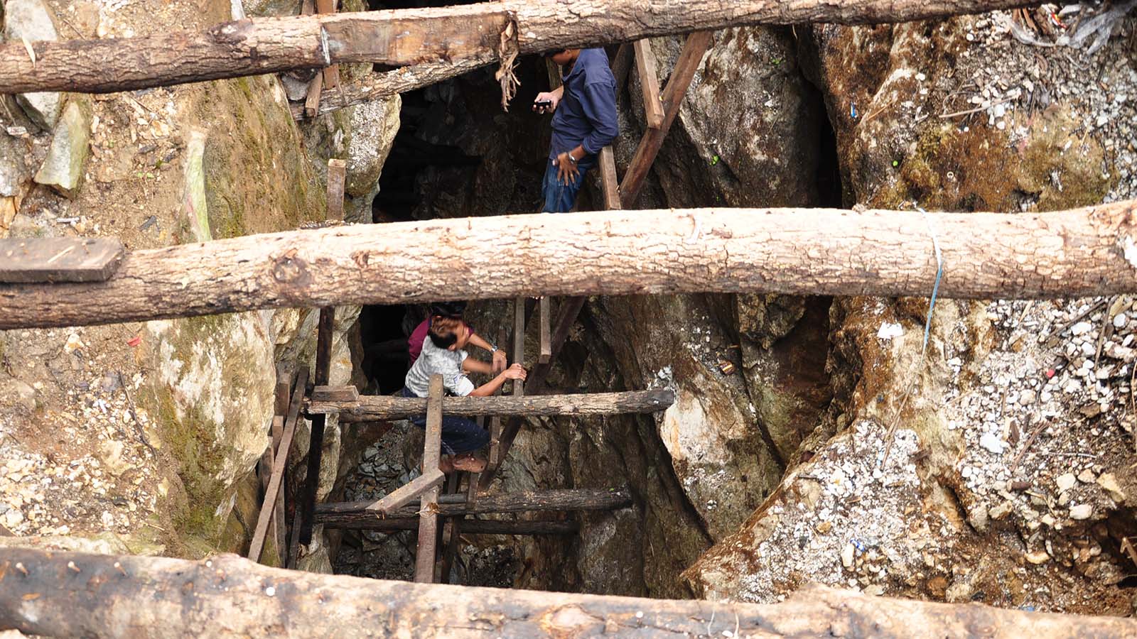 Mandalay Region’s Department of Mines granted to permit artisanal and small-scale mining business in order to reduce illegal mining and create jobs for locals 