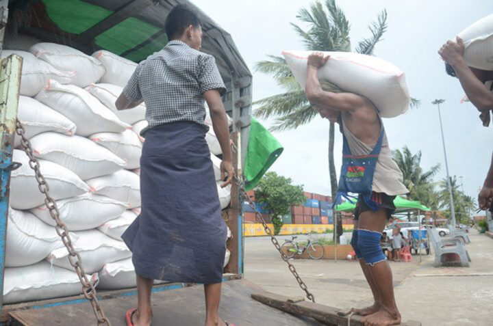 Myanmar’s rice prices in the export market slightly decreased in October comparing with the previous months