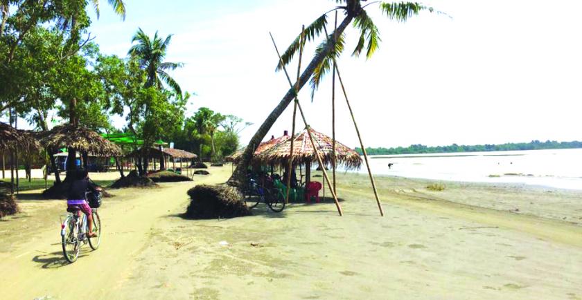 Yangon Regional Government planned to make the beach at Sal Eain Tann Village in Kungyangon Township into an official beach and tourist attraction 