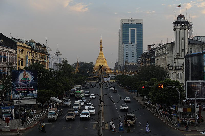 Total SA discusses with Myanmar to supply the country's most populous city, Yangon, with liquefied natural gas (Bloomberg)