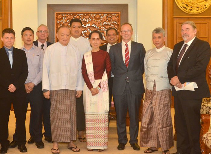 State Counsellor encourages greater transparency with resource sector investors 