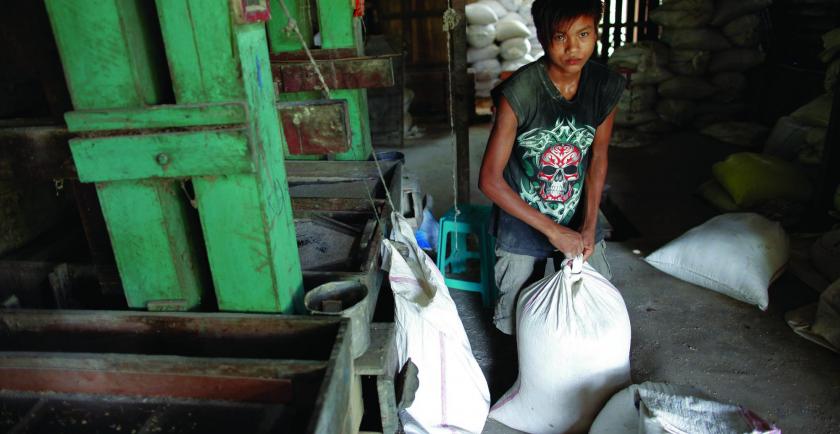 Ministry of Commerce will grant loans to Myanmar Rice Federation (MRF) for the purchasing of rice 