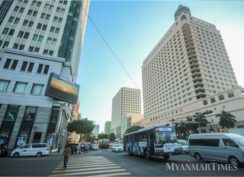 A new survey shows that confidence among businessmen in Myanmar is sinking due to concerns about the National League for Democracy-led government’s management of the economy