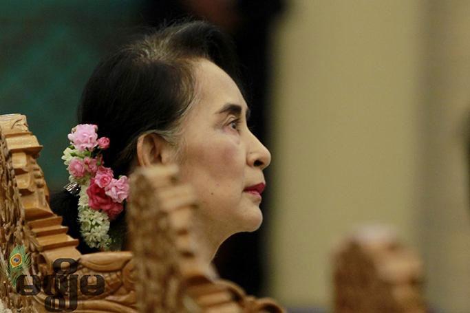 State Counsellor called on public not to panic over the current rumours related with the banking and finance industry  