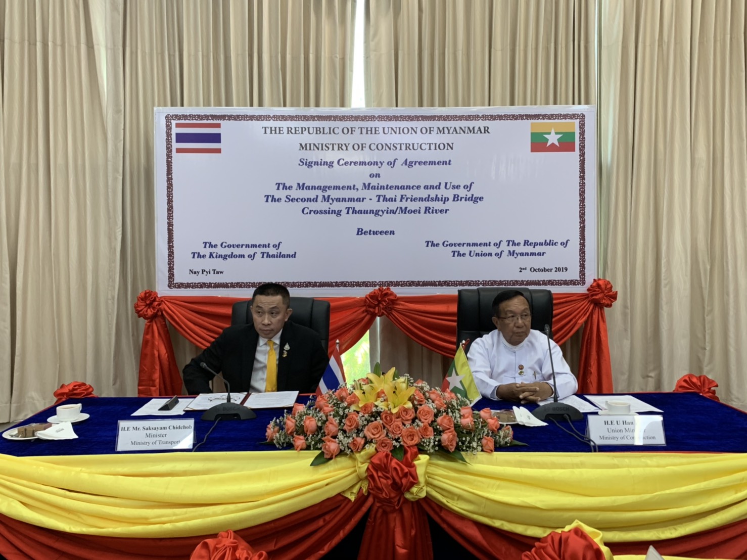 Minister of Transport of Thailand signed the MoU on The Management, Maintenance and Use of the Second Myanmar - Thai Friendship Bridge Crossing Thaungyin/Moei River