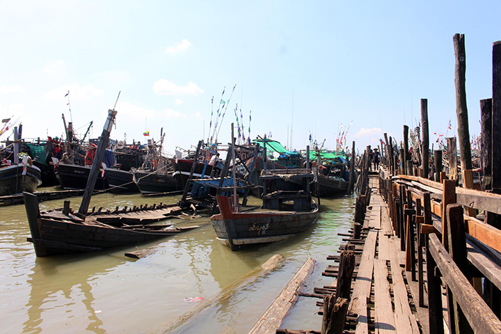 Myeik authorities are planning to build one stop service pier in Myeik to check marine products directly on fishing vessels 
