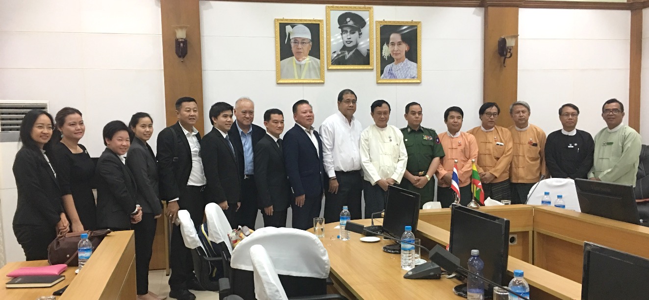Ambassador leads businessmen to survey the India-Myanmar-Thailand Trilateral Highway