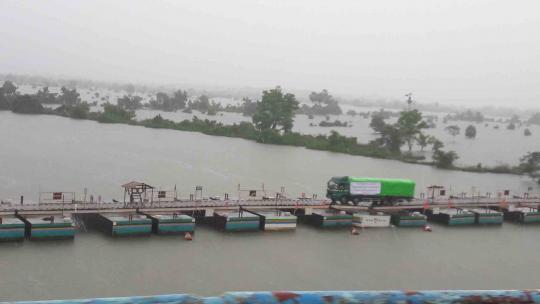 Myawaddy border trade has declined to USD $ 4.861 million when compared to the same period of last fiscal year due to the fierce heavy rains