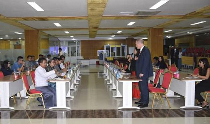 Mandalay Region Chamber of Commerce and Industry (MRCCI) met up with officials from the US Embassy to discuss the strengthening trade ties and providing technical assistance 
