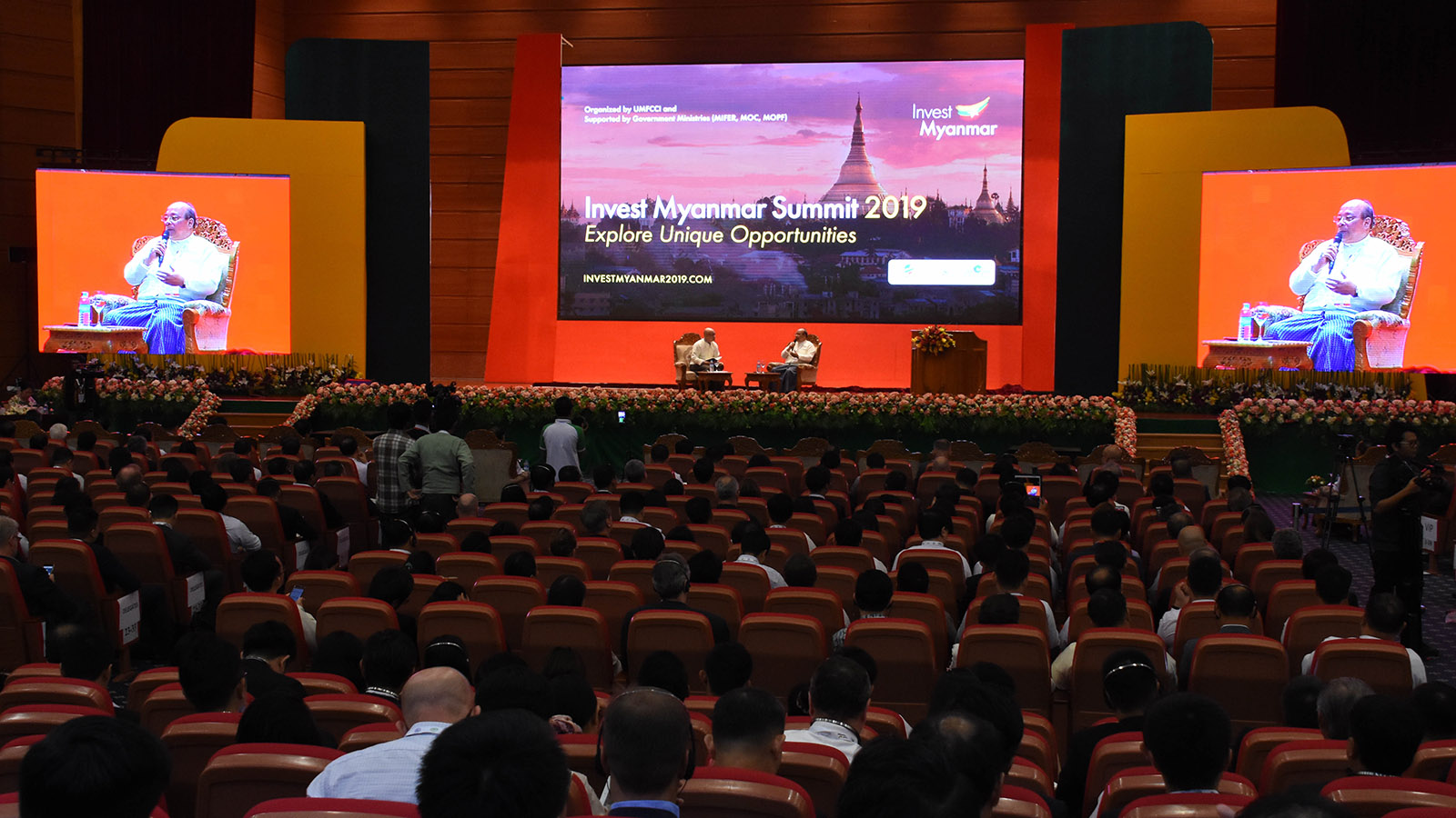 Union Minister of Investment and Foreign Economic Relations reaffirmed the plans to establish standard operating procedures (SOPs) and land bank to ease investment regulations in bid to attract foreign investment 